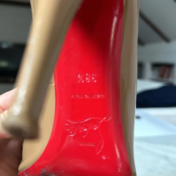 Christian Louboutin Nude with Red Bottom Heels - Picture 3 of 4